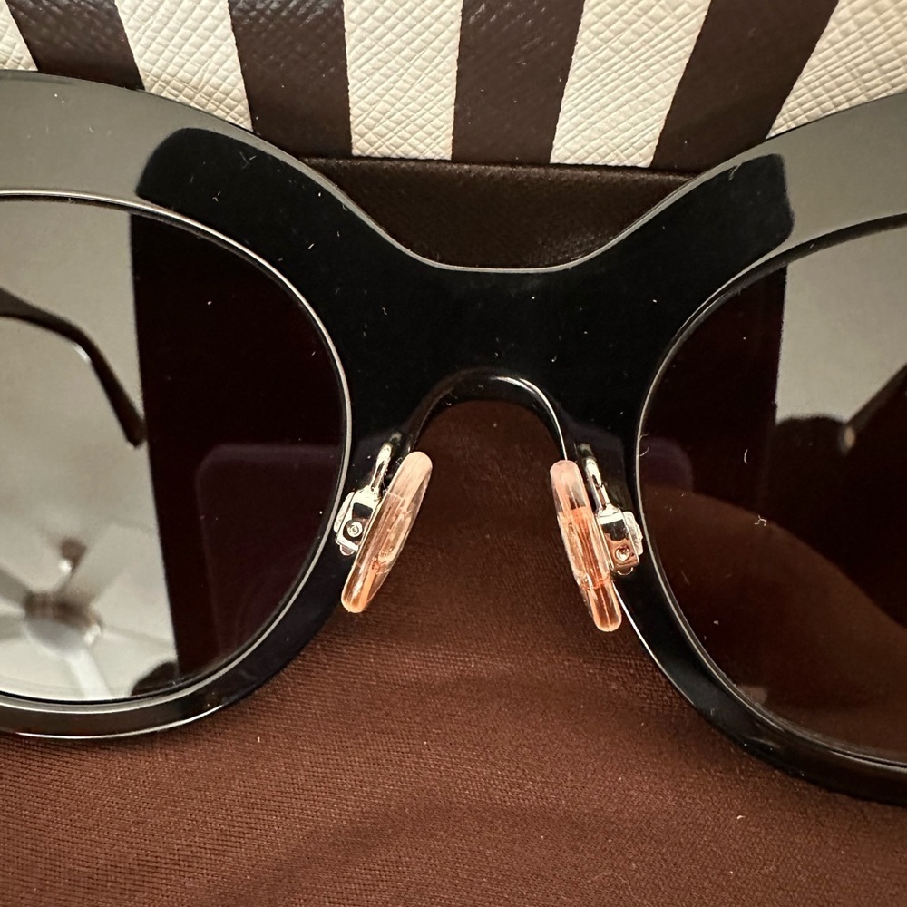 Henri Bendel Melanie Glitter Sunglasses - Picture 7 of 7